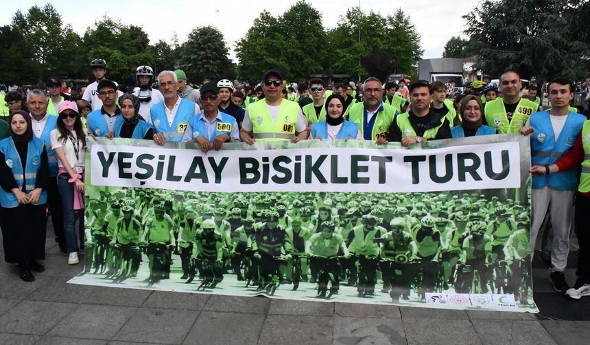 Düzce'de bisikletliler Yeşilay organizasyonunda sağlıklı yaşam için pedal çevirdi