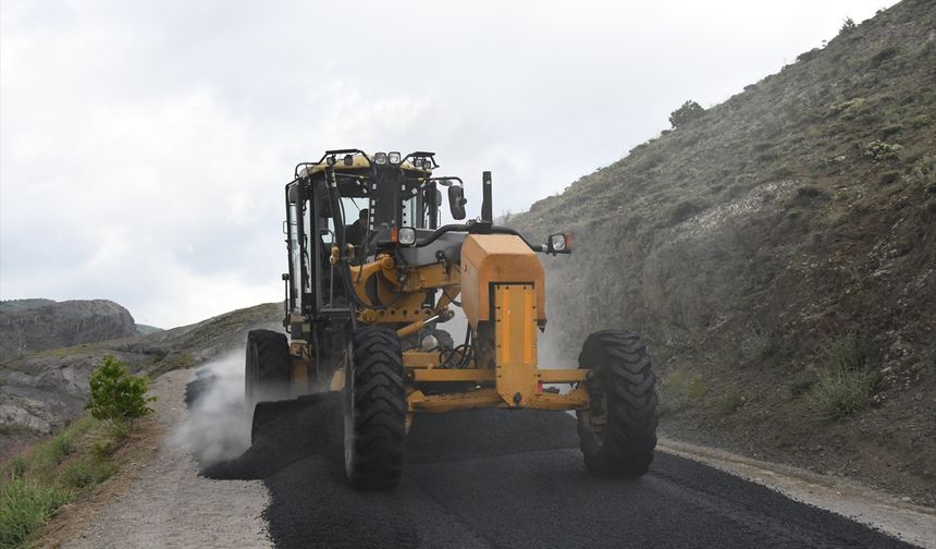 Gümüşhane'de tarihi kalelere ulaşımı sağlayan yollarda çalışma başlatıldı
