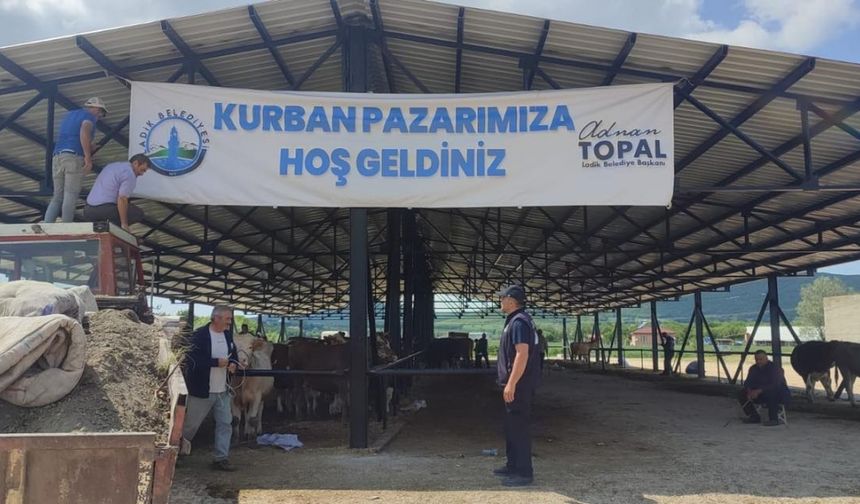 Ladik Belediyesi kapalı hayvan pazarını hizmete açtı