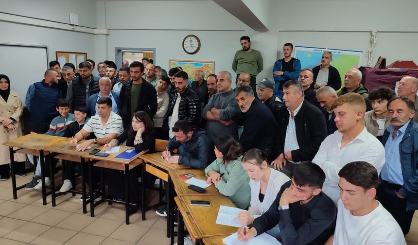 Salıpazarı ilk kez kadın muhtarını seçti