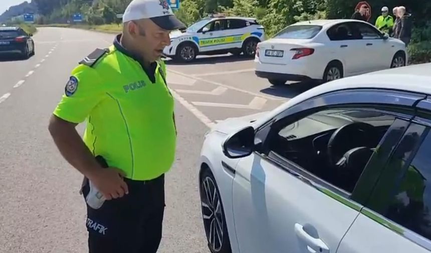 Yakakent'te Kurban Bayramı öncesi trafik ekipleri sürücüleri bilgilendirdi
