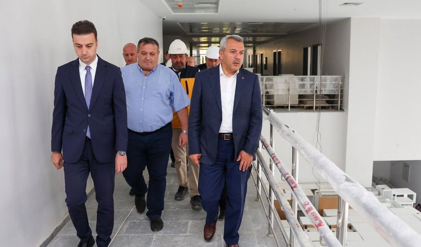 Vali Baydaş, yapımı süren Çayeli Devlet Hastanesi’nde incelemelerde bulundu