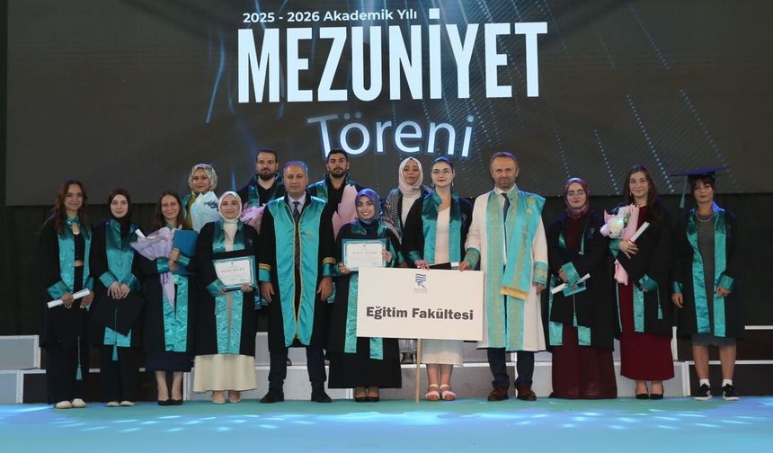 Recep Tayyip Erdoğan Üniversitesi'nde mezuniyet töreni düzenlendi