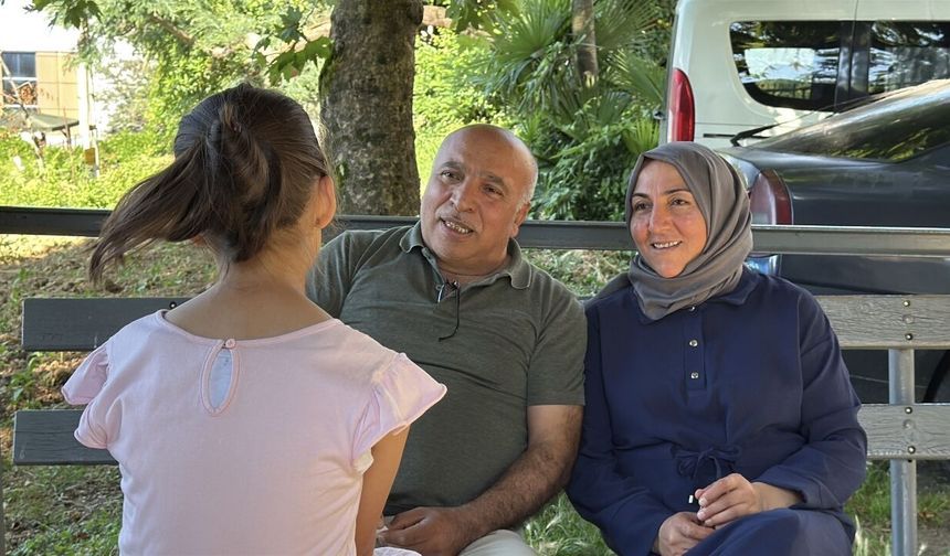 Rize'de ikizlerinden birini kaybeden çift, kız çocuğuna yuva oldu