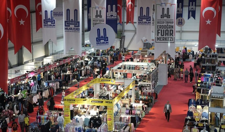 Erzurum'da 2. Alışveriş Fuarı ile ESMEK yıl sonu sergisi açıldı