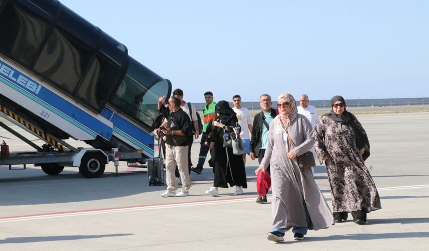 Rize-Artvin Havalimanı'na Suudi Arabistan'ın El-Hofuf şehrinden direkt uçuş yapıldı