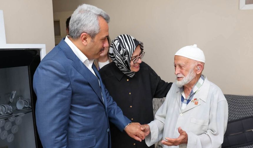Rize’nin hayattaki son Kore Gazisi Enis Marangoz’a vefa ziyareti