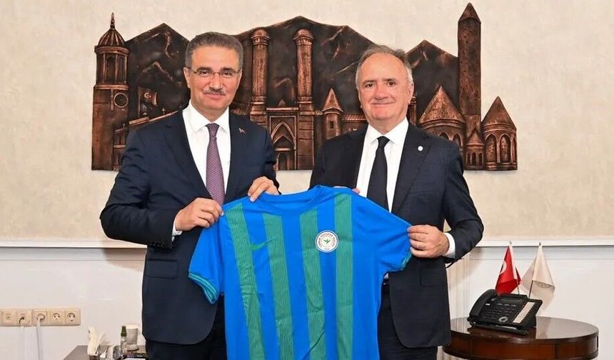 Çaykur Rizespor Başkanı Saruhan, Erzurum kampında temaslarda bulundu