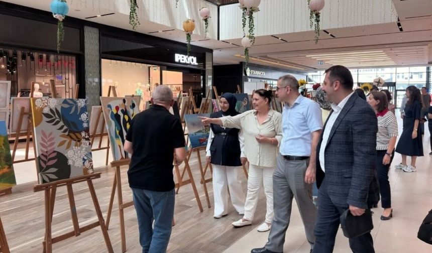 TRSM Danışanlarının Hazırladığı "Aynı Gökyüzünün Altında" Sergisi Rize'de Açıldı