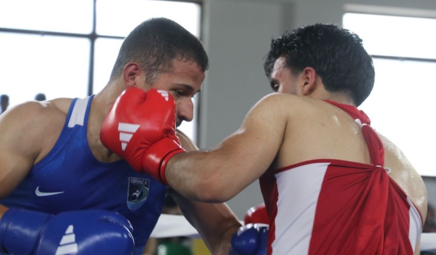 Rize'deki Yeşilay 23 Yaş Altı Türkiye Ferdi Boks Şampiyonası başladı