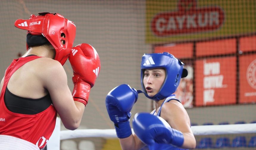 Rize'deki Yeşilay 23 Yaş Altı Türkiye Ferdi Boks Şampiyonası sona erdi