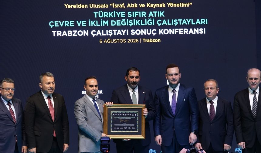 Bakan Kacır,  Trabzon'da Çalıştaya Katıldı