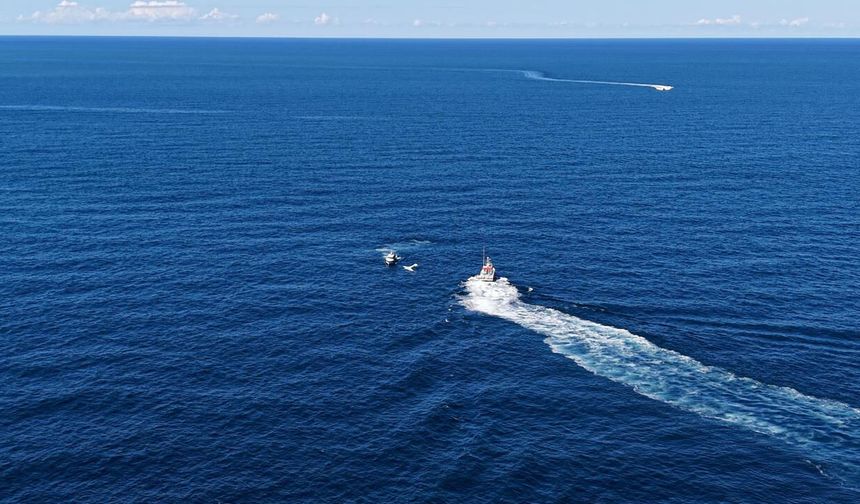 Gürcistan'dan kalkan küçük uçak, Çayeli açıklarında denize acil iniş yaptı