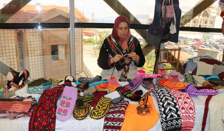 Rize'de geleneksel el sanatları sergisi açıldı