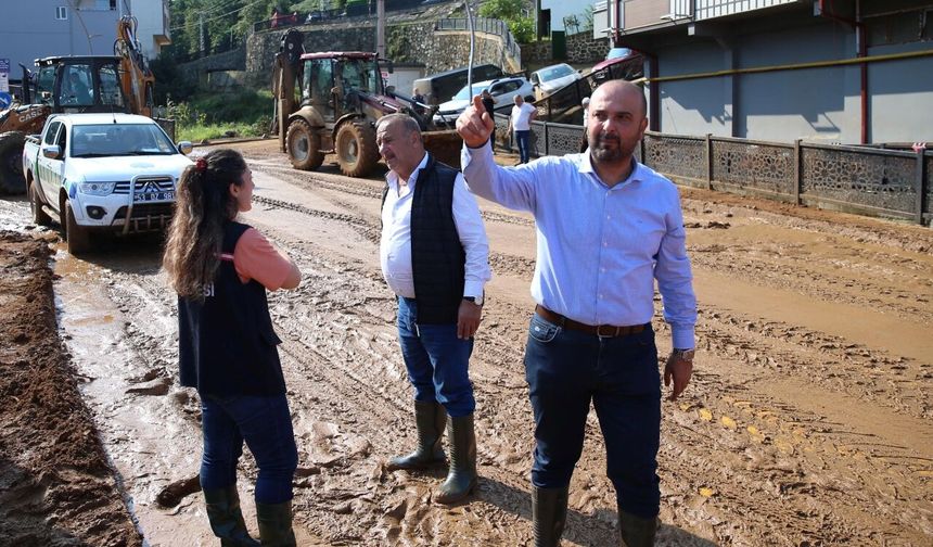 Rize'de sağanağın ardından temizlik ve hasar tespit çalışmaları sürüyor