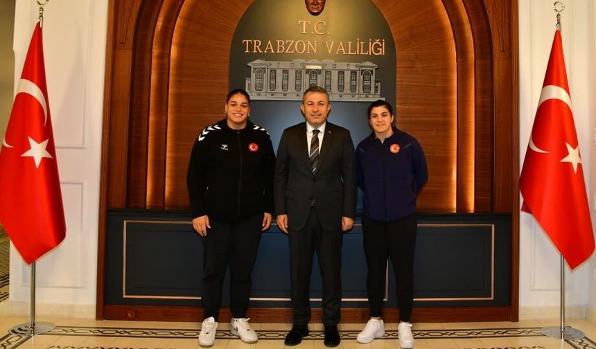 Avrupa Şampiyonu milli boksörler Vali Şahin'i ziyaret etti