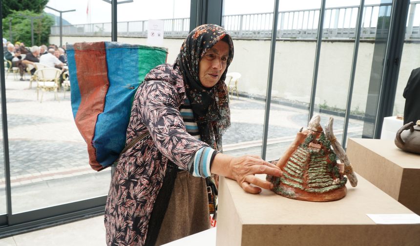 Çayeli'nde 'Çılgın Çaydanlıklar' sergisi ilgi gördü