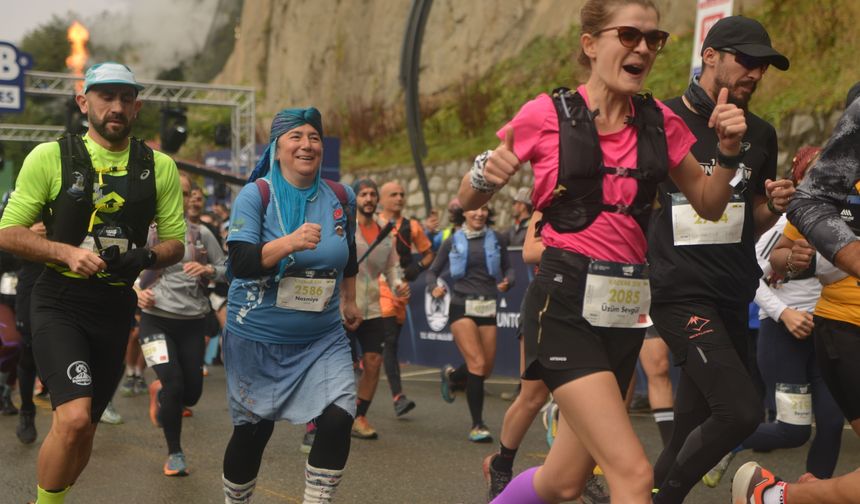 Dizlerinde ağrı, yüreğinde tutku; 'Ayder'in Nazmiye ablası' dağ maratonuna hazırlanıyor
