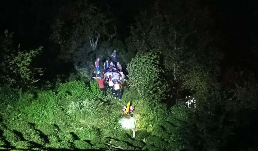 Çayeli’nde Araç Şarampole Yuvarlandı: 2 Ölü, 1 Yaralı