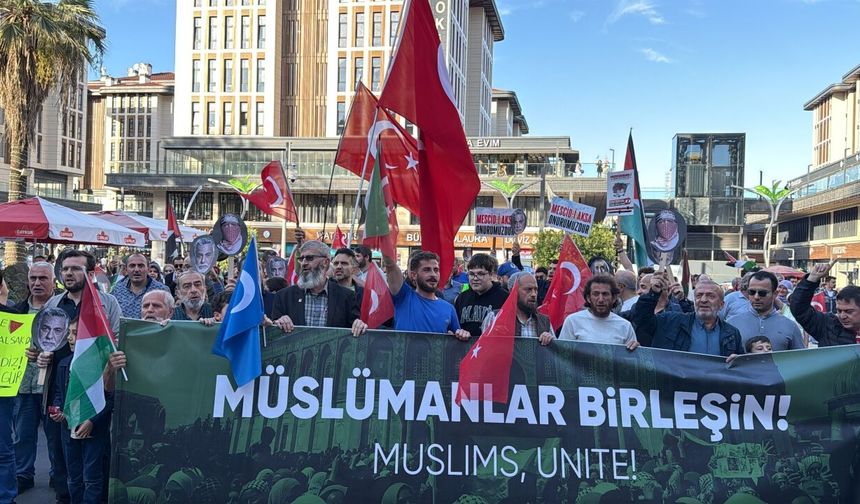 Rize'de İsrail'in Gazze'de uyguladığı soykırım protesto edildi
