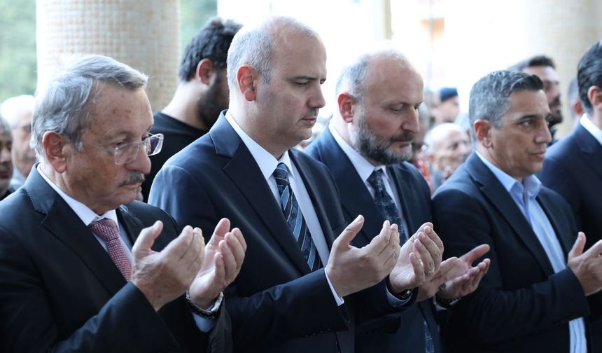 AK Parti Genel Başkan Yardımcısı İleri'nin amcası son yolculuğuna uğurlandı