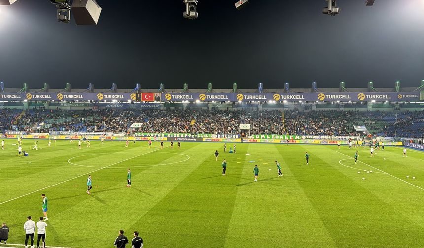 Çaykur Rizespor - Fenerbahçe maçının ilk 11'leri belli oldu
